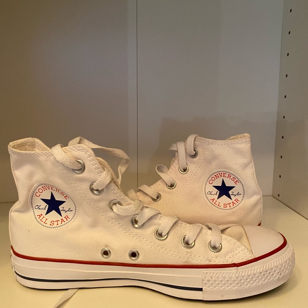 White Chuck Taylor All Star Converse